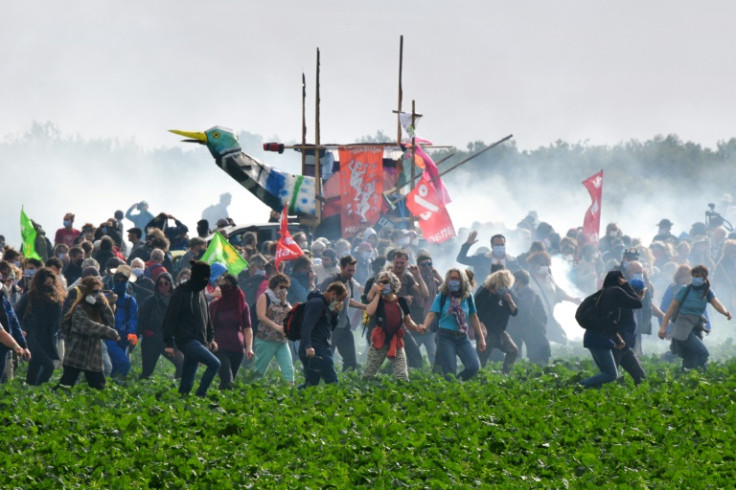 Local officials said 4,000 turned out to the banned protest, but organisers put the figure at 7,000