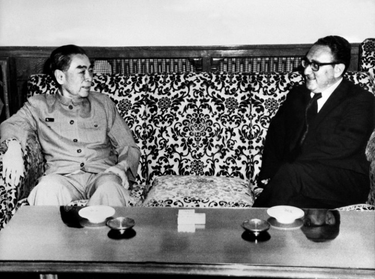 Le Conseiller spécial américain Henry Kissinger (D) rencontre le Premier ministre chinois Chou en Lai, en juillet 1971 à Pékin. US Special envoy Henry Kissinger (R) meets with China's Prime Minister Zhou Enlai, July 1971 in Beijing. Former US secretary of
