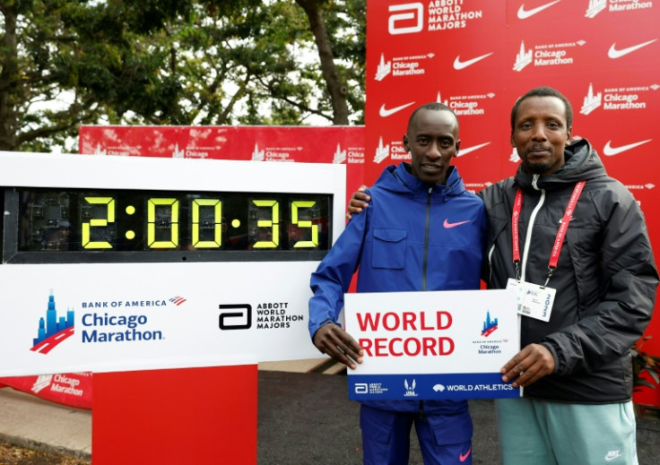 Kenya's Kelvin Kiptum trained with Rwandan runner Gervais Hakizimana (R)